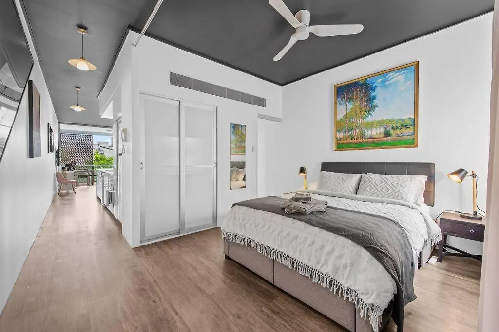 Central & Stylish! 1Bed/1Bath/1Car ~ 5 Mins To Cbd Brisbane 0*,  Australia