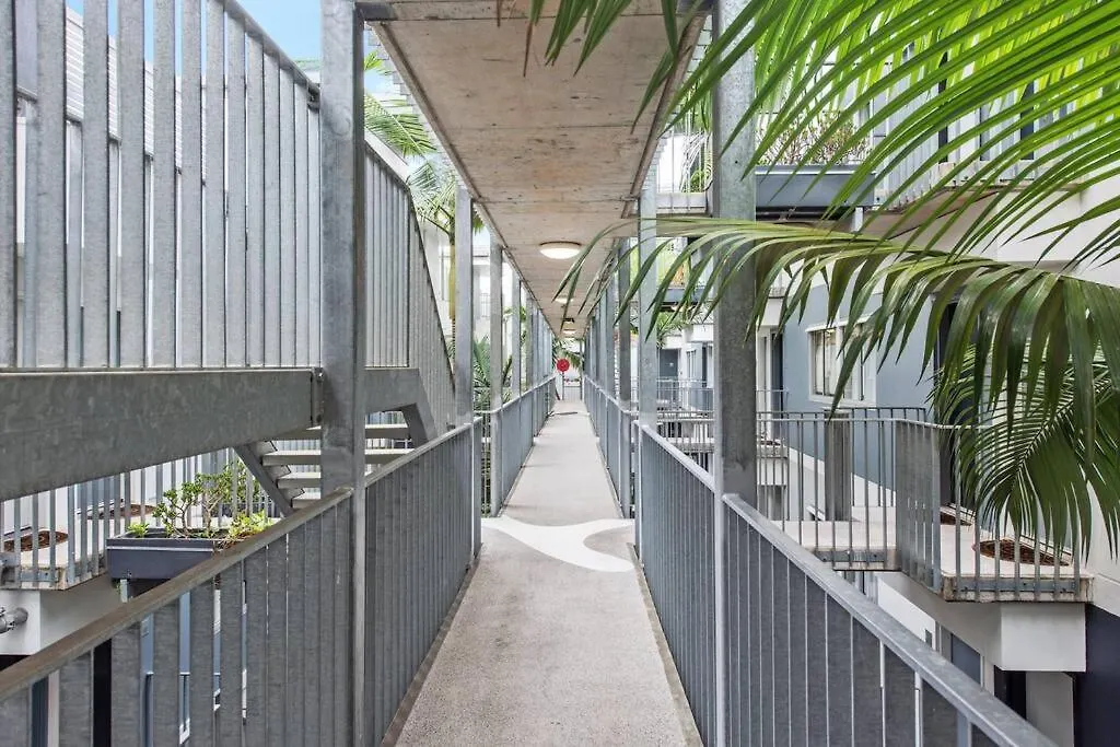 Central & Stylish! 1Bed/1Bath/1Car ~ 5 Mins To Cbd Brisbane 0*,